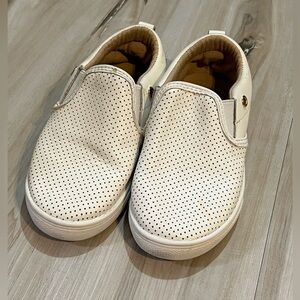 Little love bug size 9 white Quinn's Kids White Slip-On Shoes
